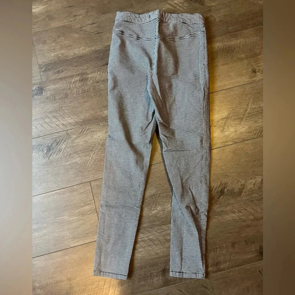 We The Free | Houndstooth High Rise Skinny Jeans - Picture 2 of 4